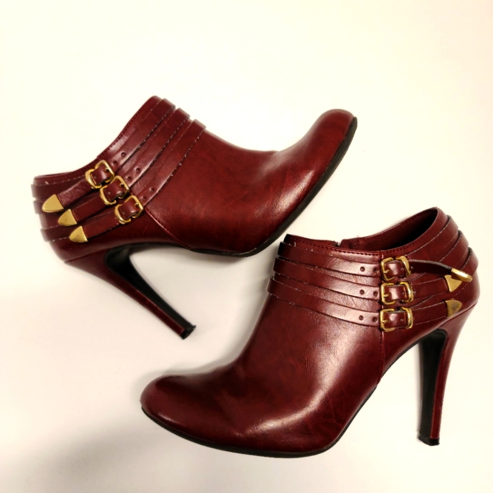 Fioni Red Ankle Booties boots